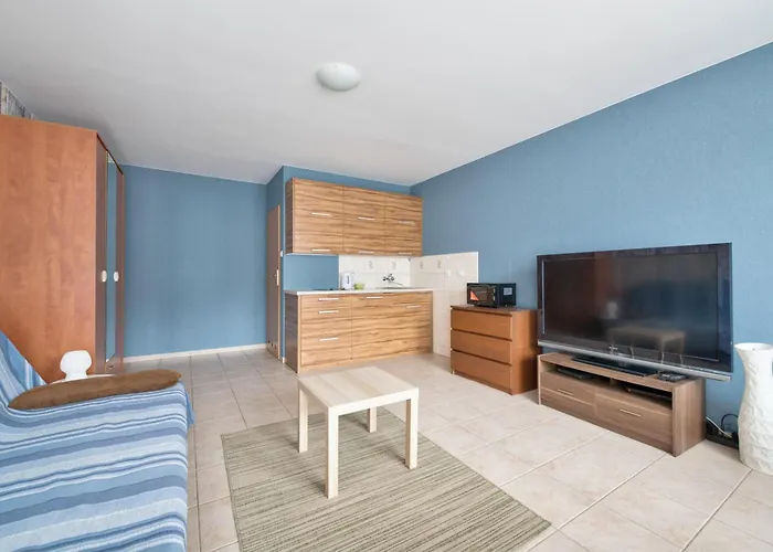 Smart With Parking & Balcony In By Renters * Sopot